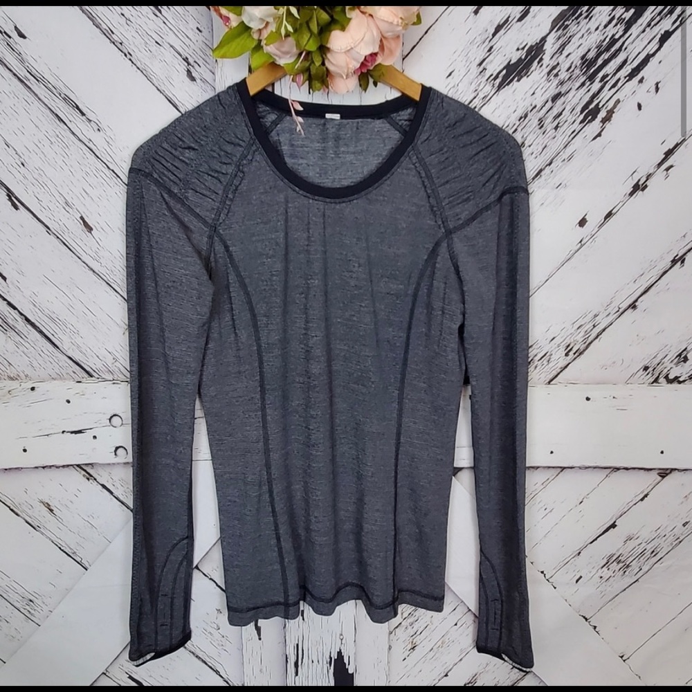 Lululemon Fitted Long Sleeve sz 6